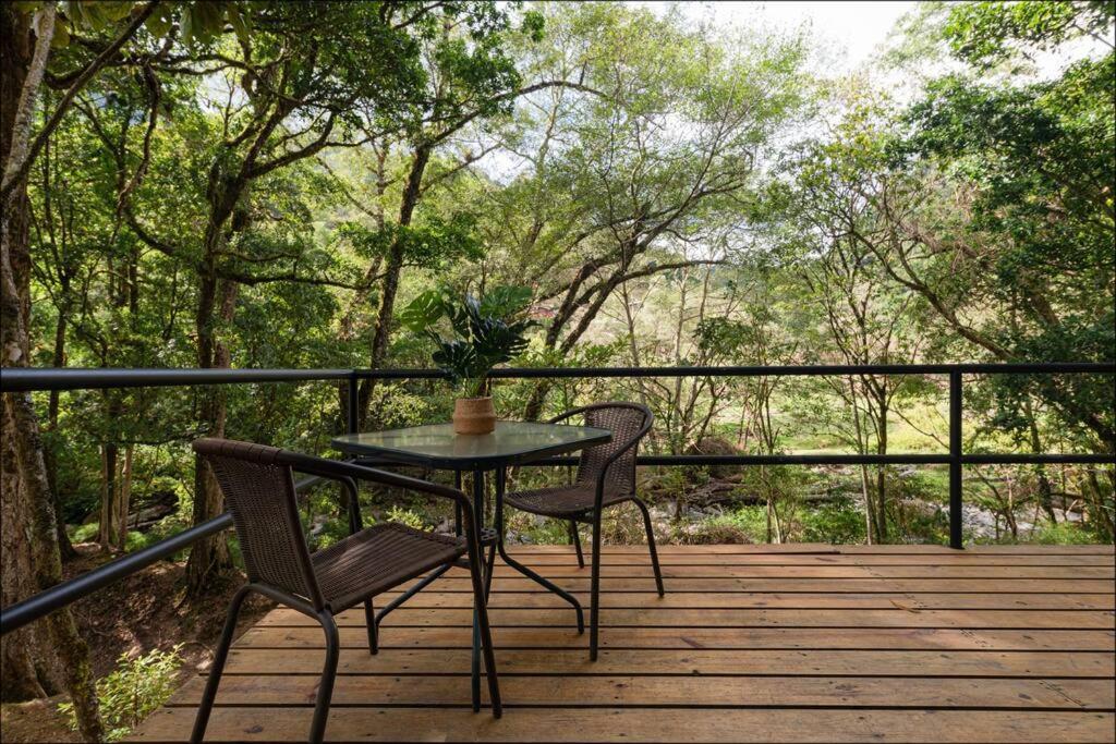 Unicorn Lodge: Direct Riverfront : Unique Experience San Gerardo de Dota Exteriör bild