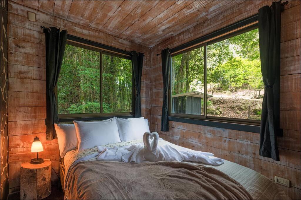 Unicorn Lodge: Direct Riverfront : Unique Experience San Gerardo de Dota Exteriör bild