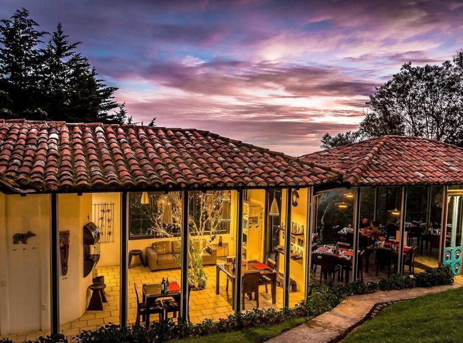 Unicorn Lodge: Direct Riverfront : Unique Experience San Gerardo de Dota Exteriör bild